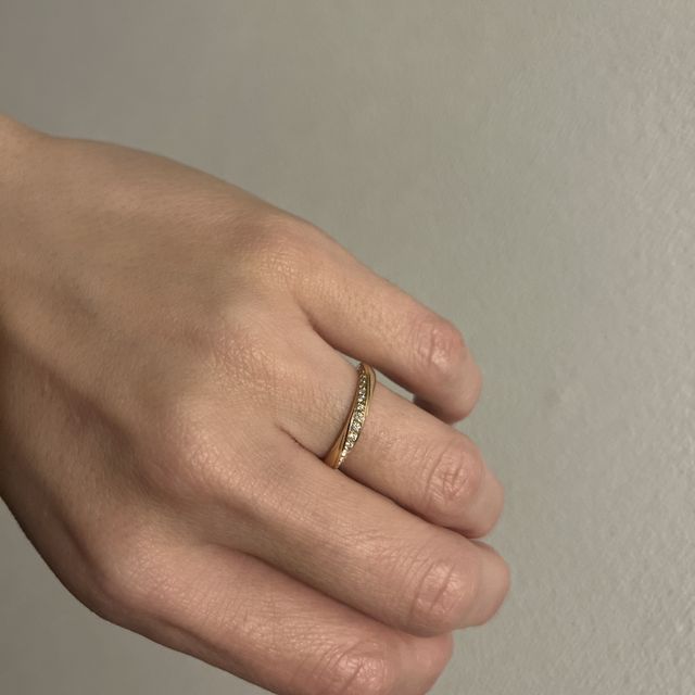 【4℃ BRIDAL(ヨンドシーブライダル)の口コミ】 結婚指輪もファッションの一部にしたかったので、ゴールドを選びました。…