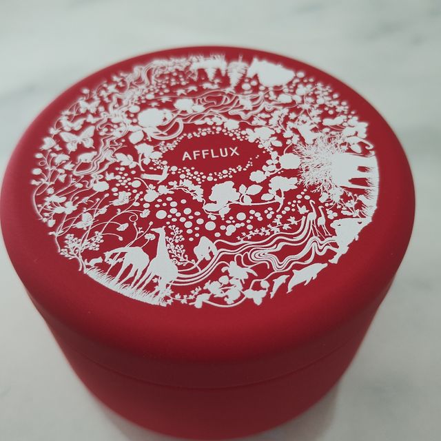 【AFFLUX(アフラックス)の口コミ】 シンプルでわたしたちの指や時計に合うストレートのデザイン、色であった…