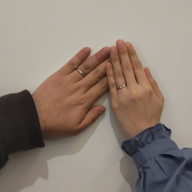 【TOMOE(トモエ)の口コミ】 シンプルだけど少しデザインが入っていて飽きにくい感じが良いです。男性…