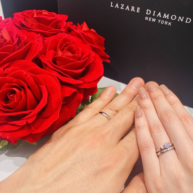 【ラザール ダイヤモンド(LAZARE DIAMOND)の口コミ】 婚約指輪は、デザイン自体はシンプルですが、自分の指に合うダイヤモンド…