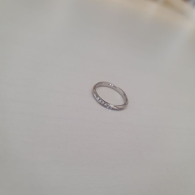 【LOVE NOTESの口コミ】 つけた時に正面から見て綺麗なだけでなく、上からや下から、斜めから等、…