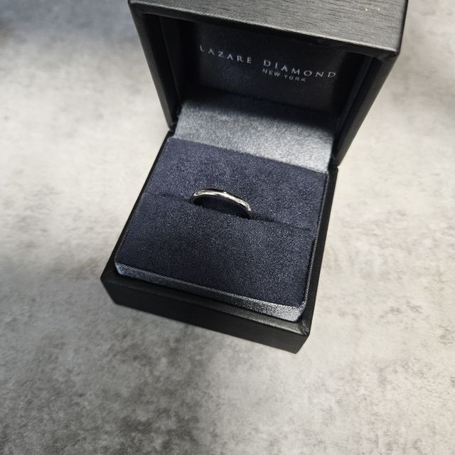 【ラザール ダイヤモンド(LAZARE DIAMOND)の口コミ】 つけ心地のよい指輪が多かったです。ペアの結婚指輪でも、男性のほうが少…