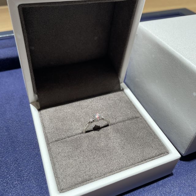 【ECRIN(エクラン)の口コミ】 デザインは、初めて作ったペアリングと同じようなデザインを選びました。
…