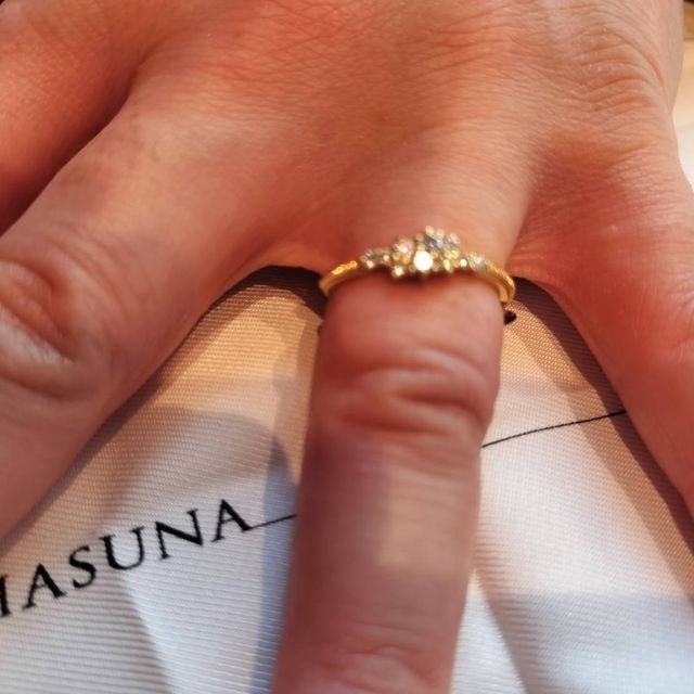 【HASUNA(ハスナ)の口コミ】 クリーンな環境で選定されたダイヤモンドは、大切な記念のリングにぴった…