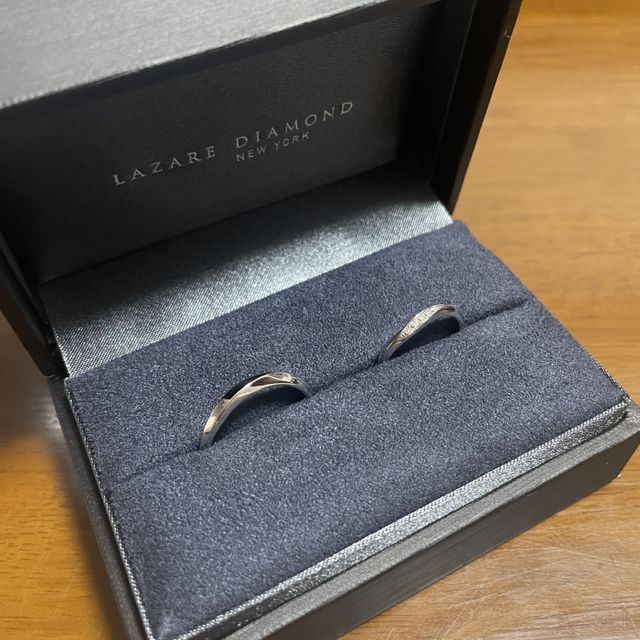 【ラザール ダイヤモンド(LAZARE DIAMOND)の口コミ】 私はウェーブの形の指輪が欲しく、とにかくたくさん試着しました。ラザー…