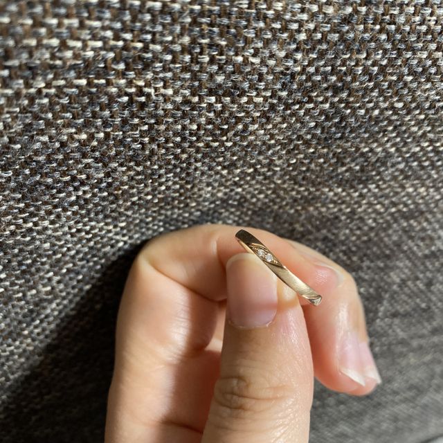 【Disney PRINCESS Rapunzel(ディズニープリンセスラプンツェル)の口コミ】 ピンクゴールド系で、少しウェーブがかってるように見えます。リング自体…