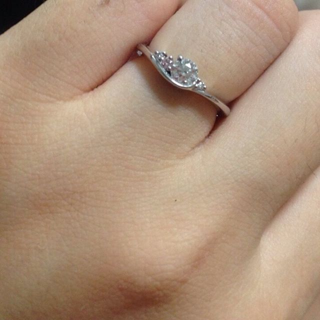 【Mariage ent(マリアージュエント)の口コミ】 とてもデザインが気に入ったのと、ピンクダイヤをどうしても入れたかった…