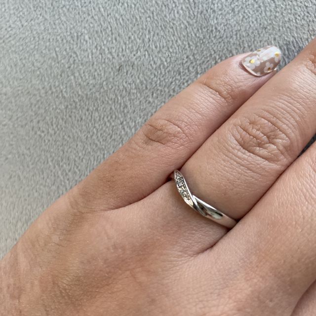 【ラザール ダイヤモンド(LAZARE DIAMOND)の口コミ】 つけていても違和感がない
太差が細すぎず太すぎず、私の太くて短い指もキ…