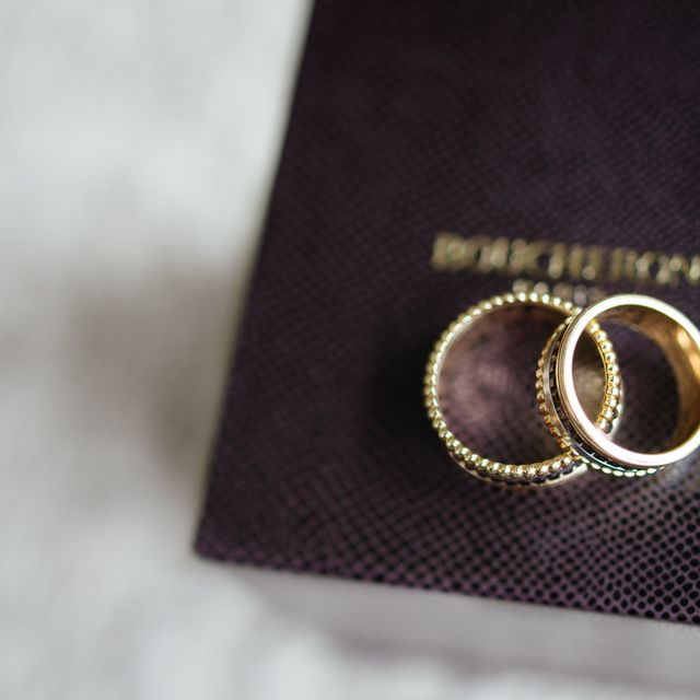 【ブシュロン(BOUCHERON)の口コミ】 普通のマリッジリングっぽくないところが気に入りました。
もともと華奢な…