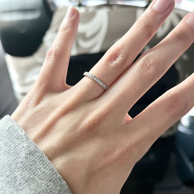 【エクセルコダイヤモンド(EXELCO DIAMOND)の口コミ】 カタログで見た物が可愛くて試着しましたが、実際につけてみるとこちらの…