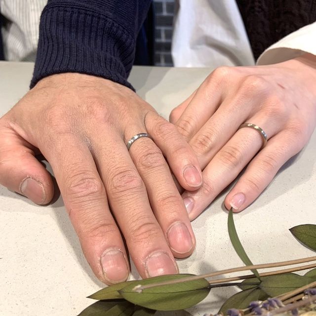 【atelier CraM(アトリエ クラム)の口コミ】 デザインも豊富にあって、ひとつひとつ手にとって確認できます。
店員さん…