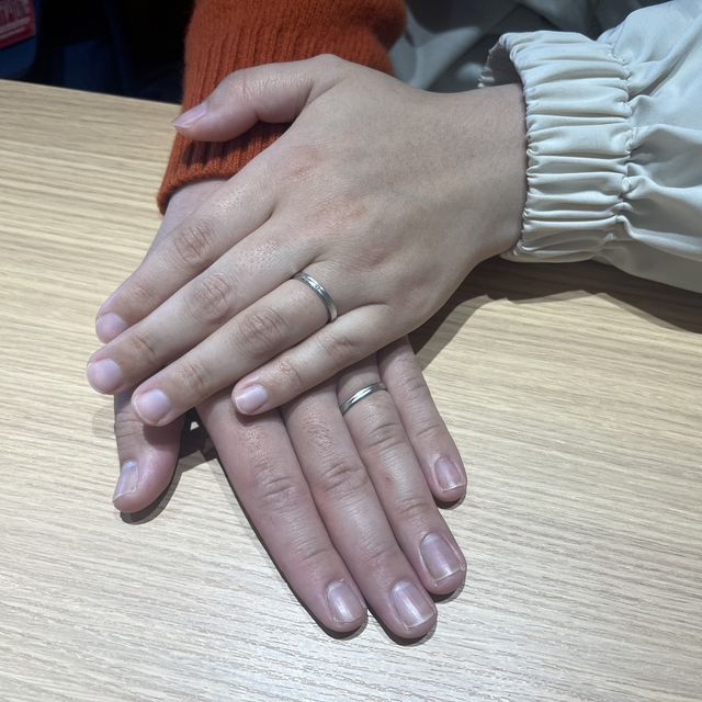 【L'or(ロル)の口コミ】 指輪のデザインはシンプルではありますが、マットな加工のおかげでカッコ…