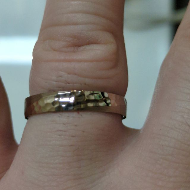 【TANZO.(鍛造指輪)の口コミ】 鋳造ではなく鍛造製法による指輪自体の頑健性が一番の魅力に感じました。…