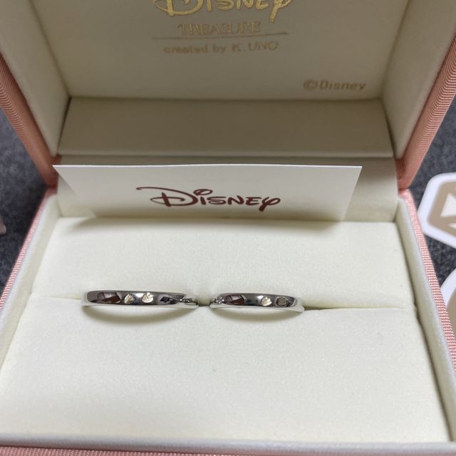【ケイウノ ブライダル(K.UNO BRIDAL)の口コミ】 ディズニーが大好きで、購入させていただきました。
ドナルドの足形がとっ…