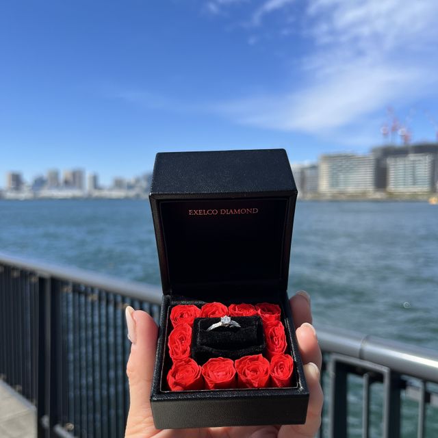 【エクセルコダイヤモンド(EXELCO DIAMOND)の口コミ】 ウェーブ型の指輪でシンプル且つダイヤモンドが目立っていてとてもきれい…