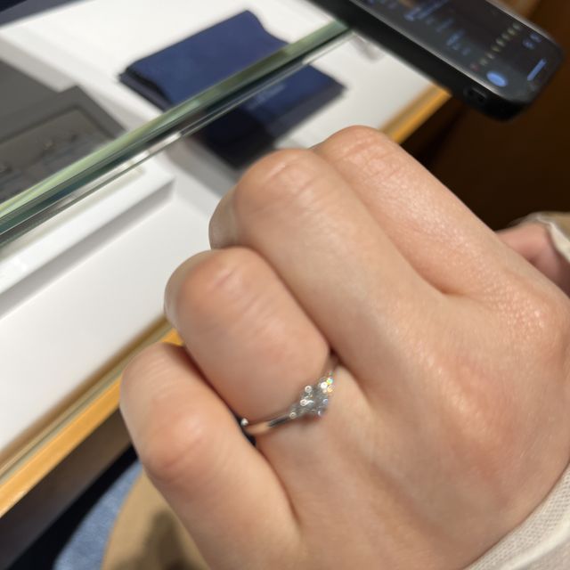 【銀座ダイヤモンドシライシの口コミ】 指輪のデザイン等ほんとうによかったです！！

私の予算を考えて、大きく…