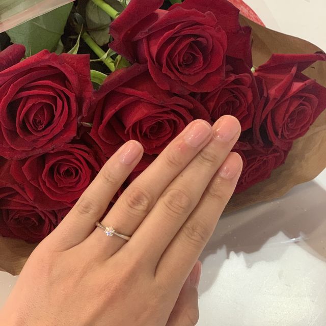 【ラザール ダイヤモンド(LAZARE DIAMOND)の口コミ】 ダイヤモンドがとても綺麗で、ほぼ毎日つけていますが輝きは変わりません…