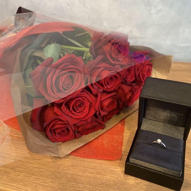 【ラザール ダイヤモンド(LAZARE DIAMOND)の口コミ】 ダイヤモンドがとても綺麗で、ほぼ毎日つけていますが輝きは変わりません…