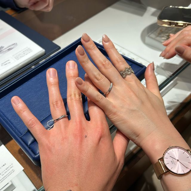 【銀座ダイヤモンドシライシの口コミ】 指輪のデザインはとてもシンプルかつ美麗なデザインで、普段使いもできる…