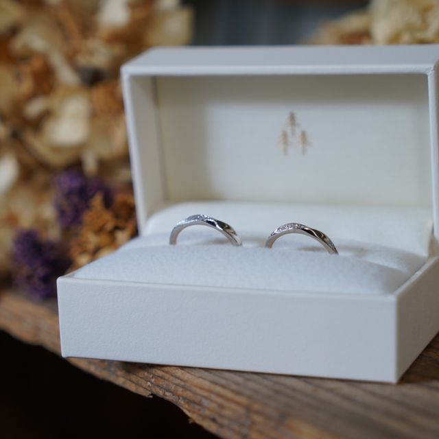 【THREE TREES(スリーツリーズ)の口コミ】 手作りなので、デザインは自分達のイメージに合わせた物を形にすることが…