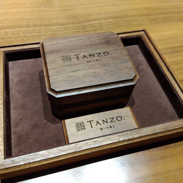 【TANZO.(鍛造指輪)の口コミ】 鍛造製法の丈夫な指輪だそうで、適度な厚みがあり、金属の表面も滑らかで…