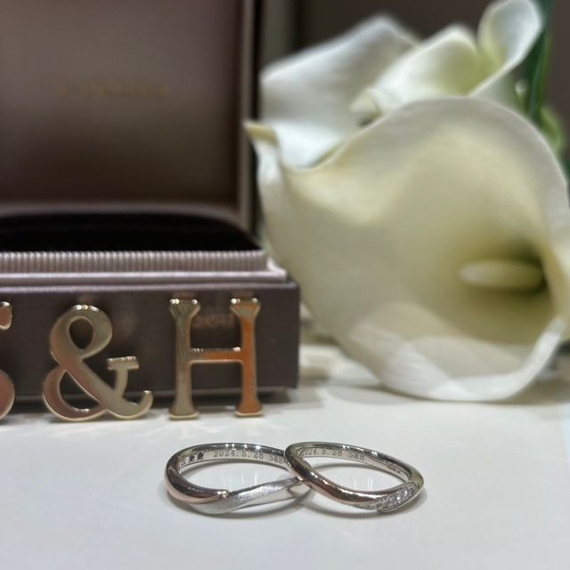 【アイプリモ(I-PRIMO)の口コミ】 男性側に北極星を模したダイヤモンドが内側に1つと、女性側が北斗七星を表…