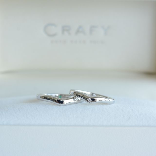 【CRAFY(クラフィ)の口コミ】 普段指輪をあまり着けないタイプだったので、シンプルなものにしました。…
