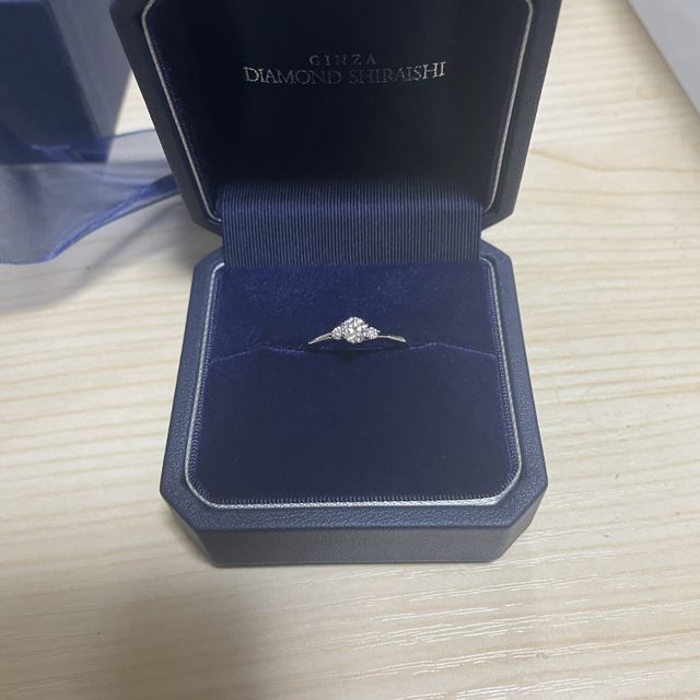 【銀座ダイヤモンドシライシの口コミ】 横から見たデザインが綺麗で、指も綺麗にしてくれると思います。また、少…