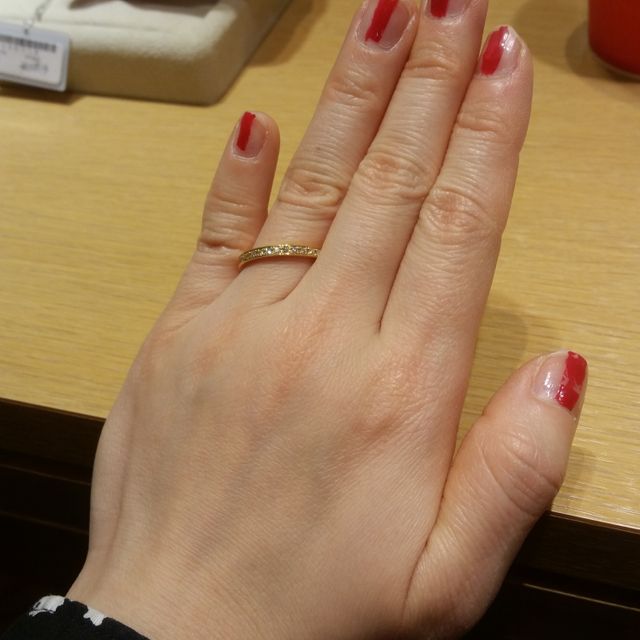 【TRECENTI(トレセンテ)の口コミ】 キラキラとした輝きが、光がなくてもとっても綺麗で、可愛かったです。ゴ…