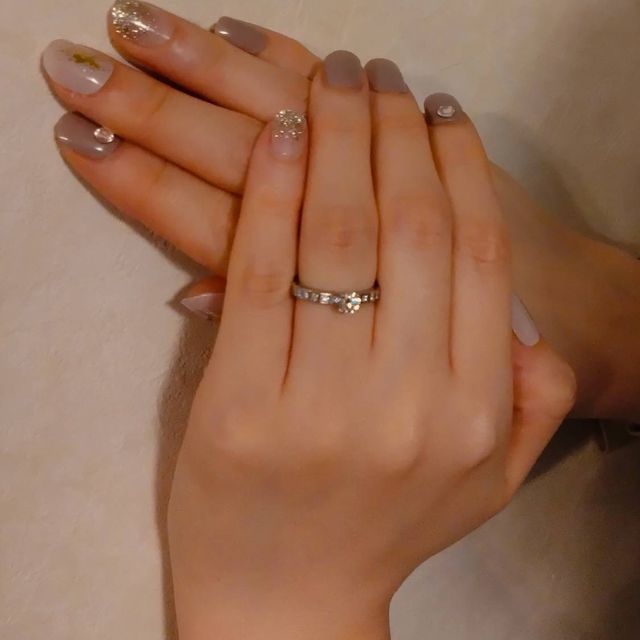 【ショパール(Chopard)の口コミ】 アイスキューブデザインを購入しました。
ダイヤは、埋め込まれています。…