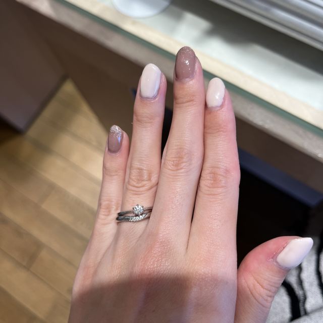 【ジュエリークラフトYAMAJIの口コミ】 V字タイプの結婚指輪になって、オシャレかつデザイン性があっていいなと思…