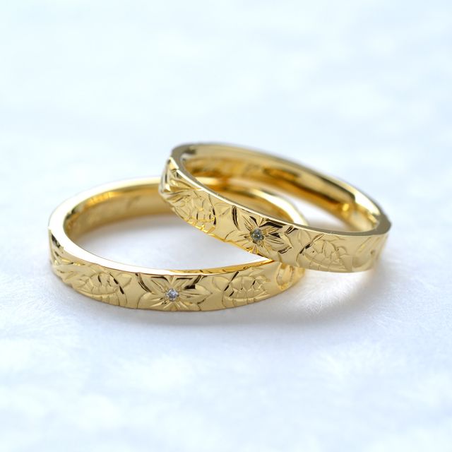 【湘南彫金工房 andfuseの口コミ】 プルメリアの位置、向かい合うホヌ。プルメリアの真ん中にはお互いの誕生…