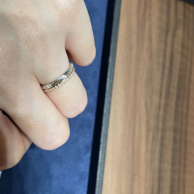 【4℃ BRIDAL(ヨンドシーブライダル)の口コミ】 普段からつけるものなのでシンプルなものがよかったのですが、少し石が入…