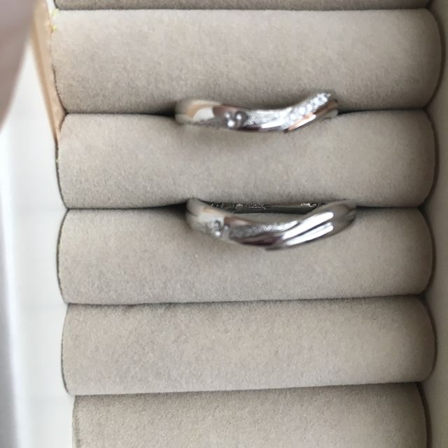【JEWELRY  KAMATA(ジュエリーかまた)の口コミ】 まだ入籍をしていないのですが
指輪は入籍前には欲しいと話していたので
…