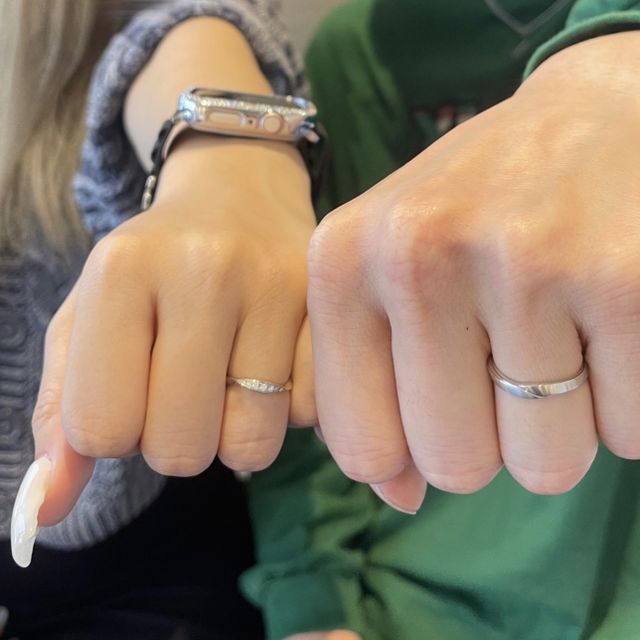 【LAPAGE(ラパージュ)の口コミ】 うねりの効いたデザイン、尚且つストーンが少し入ってるデザインが良くて…