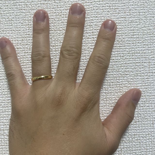 【銀座ダイヤモンドシライシの口コミ】 指輪の色を金にすることで男のゴージャス感がでます。
これ以上太いミリ数…