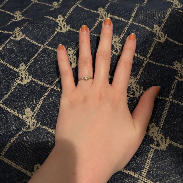 【ケイウノ ブライダル(K.UNO BRIDAL)の口コミ】 彼から記念日にサプライズプレゼントで貰いました！
ダイヤがとても綺麗で…