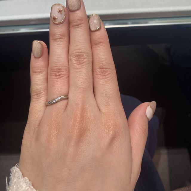 【アイプリモ(I-PRIMO)の口コミ】 自分の手に似合う指輪と診断されたものをまずは試着しました。他にもたく…