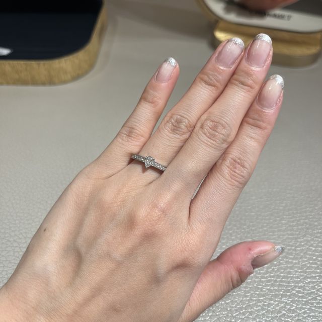 【ショーメ(CHAUMET)の口コミ】 普段使い出来そうな派手すぎないデザイン、アーム部分がエタニティタイプ…