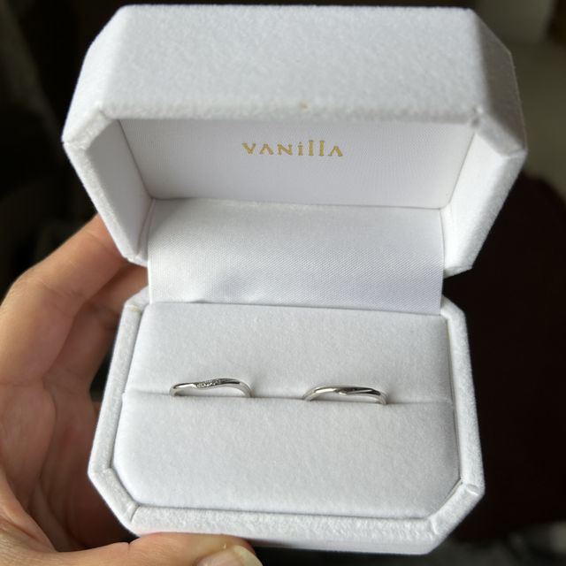 【1122 iifuufu bridal(いい夫婦ブライダル)の口コミ】 指輪は2人で合わせてもお手頃な価格です。
お互い仕事ではつけれないため…