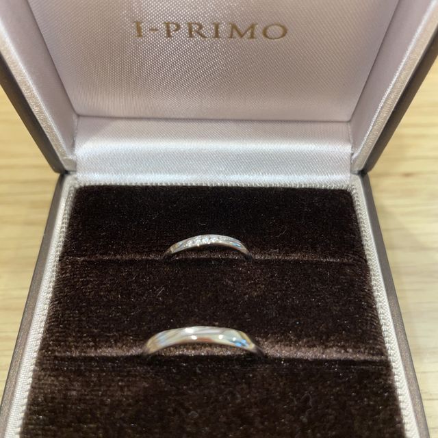 【アイプリモ(I-PRIMO)の口コミ】 緩やかなウェーブが手に馴染み手元を美しく魅せてくれます。上品かつシン…