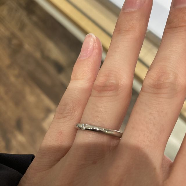 【STAR JEWELRY(スタージュエリー)の口コミ】 シンプルで引っ掛かりなどの無いデザインのため普段使いしやすそうだと思…