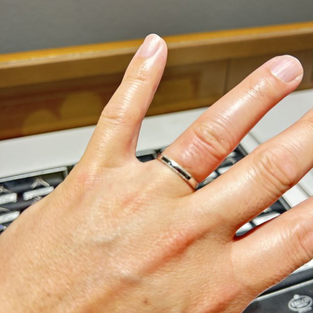 【銀座ダイヤモンドシライシの口コミ】 見た目はシンプルだが、誰が見ても目立ち際立っている！あと付け心地もか…