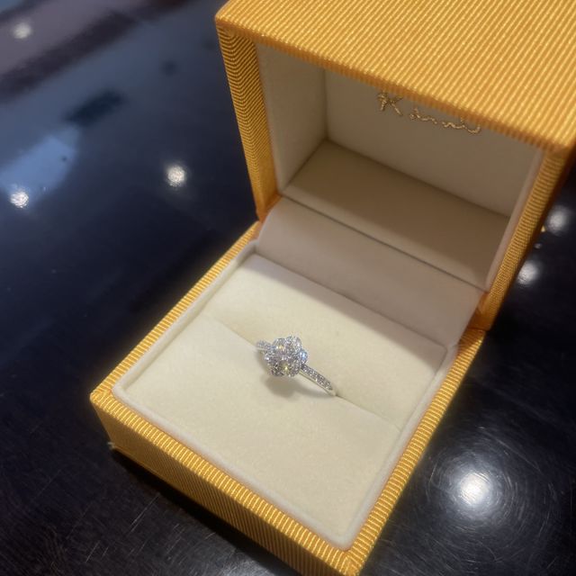 【ケイウノ ブライダル(K.UNO BRIDAL)の口コミ】 そもそも最初は婚約指輪が必要かどうかも迷っていましたが、母から受け継…