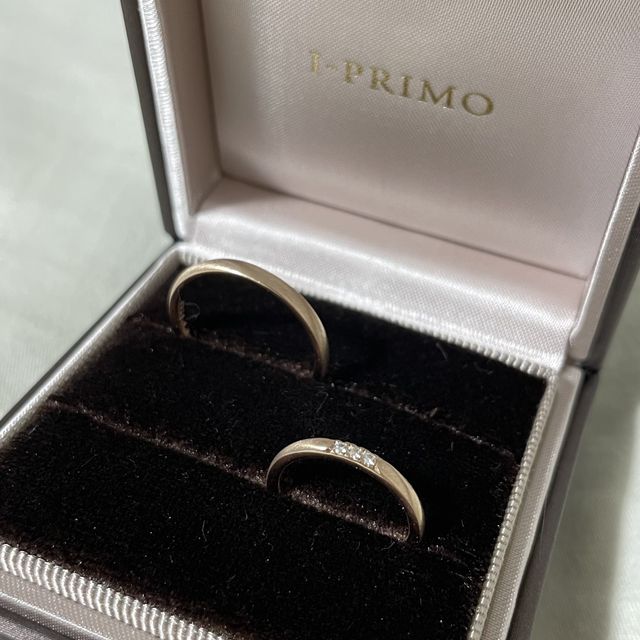 【アイプリモ(I-PRIMO)の口コミ】 ピンクゴールドですが、男性でも馴染みやすい淡い色で、お揃いにすること…