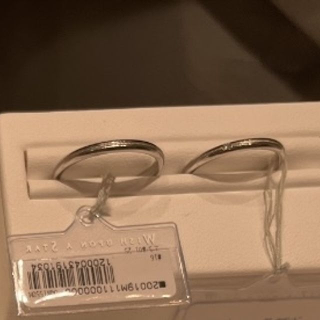 【フェスタリア サンクチュアリの口コミ】 色々なデザインの指輪がありとても迷いました。結婚指輪についているダイ…