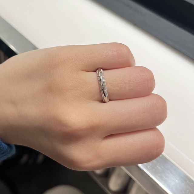 【ティファニー(Tiffany & Co.)の口コミ】 元々ミルグレインは憧れがあったため試着させてもらいました。太さもいく…