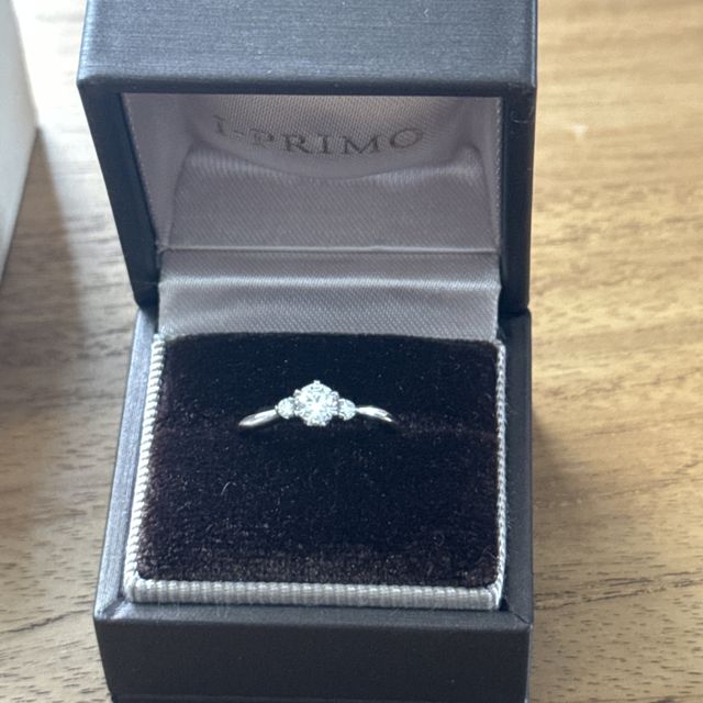 【アイプリモ(I-PRIMO)の口コミ】 相手の印象から、シンプルで流行り廃りのないデザインを探していました。…
