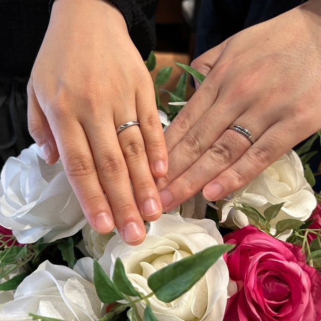 【TANZO.(鍛造指輪)の口コミ】 ミル打ちを気持ち内側に入れて頂き、他に無いオリジナルの形状にして頂き…