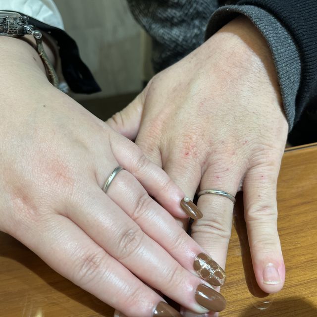 【PILOT BRIDAL(パイロットブライダル)の口コミ】 とても頑丈という所で魅力を感じました。
細身でシンプル、しかし他とは違…